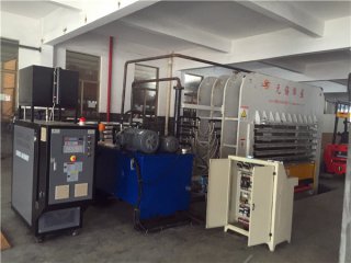 電加熱導(dǎo)熱油爐如何配套反應(yīng)釜？